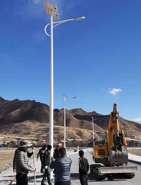 甘南碌曲10米中宁太阳能路灯项目