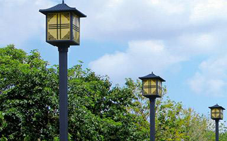太阳能中宁庭院灯怎么选亮度与续航更耐用